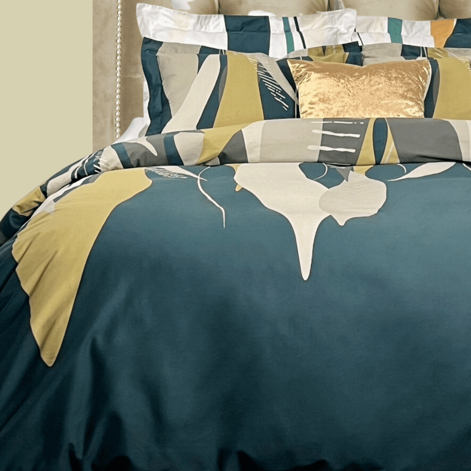 Three-Sided Zipper  Luxury Duvet Cover Set by Beddley