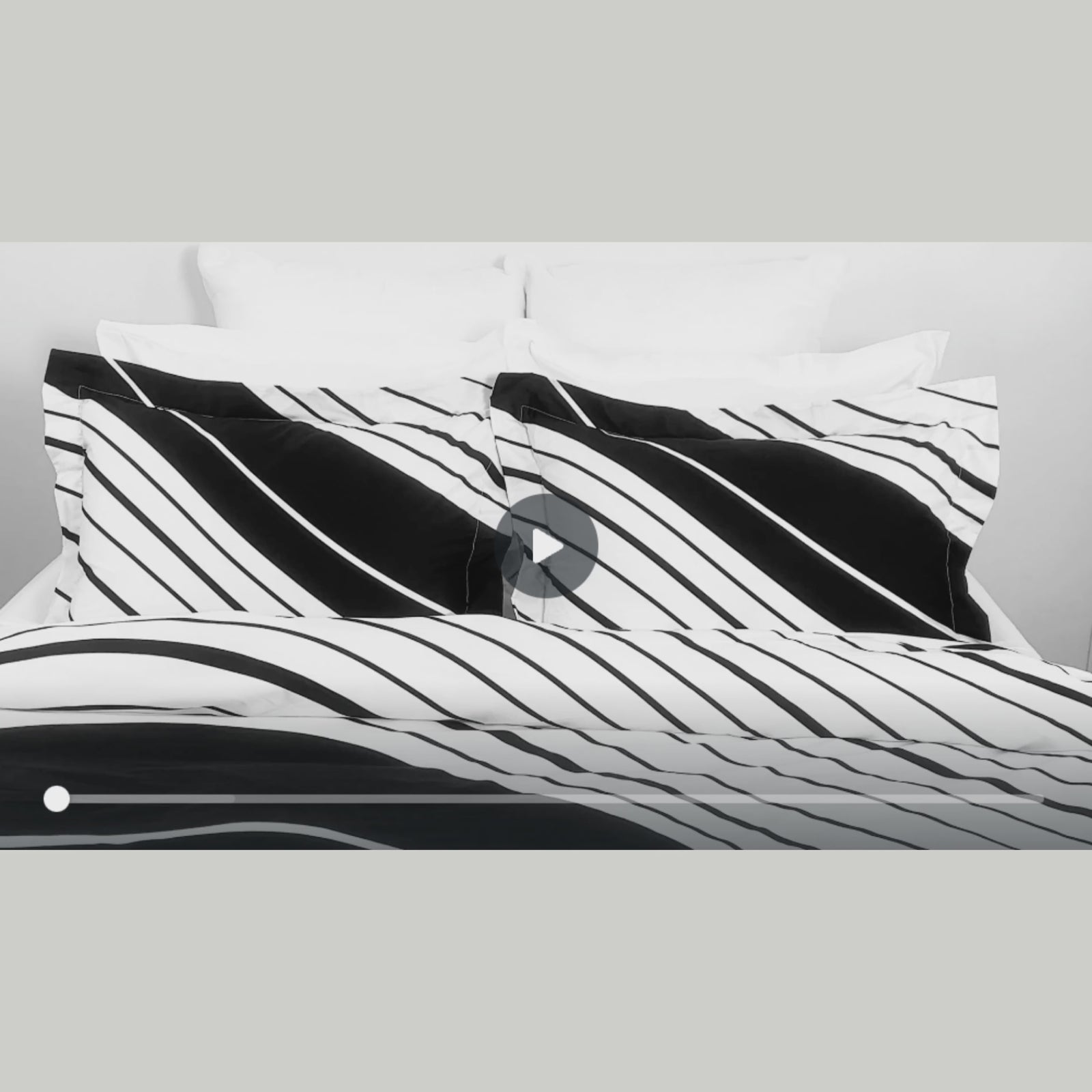 Video demonstrating the Three-Sided Zipper® on the Waves of Comfort duvet cover