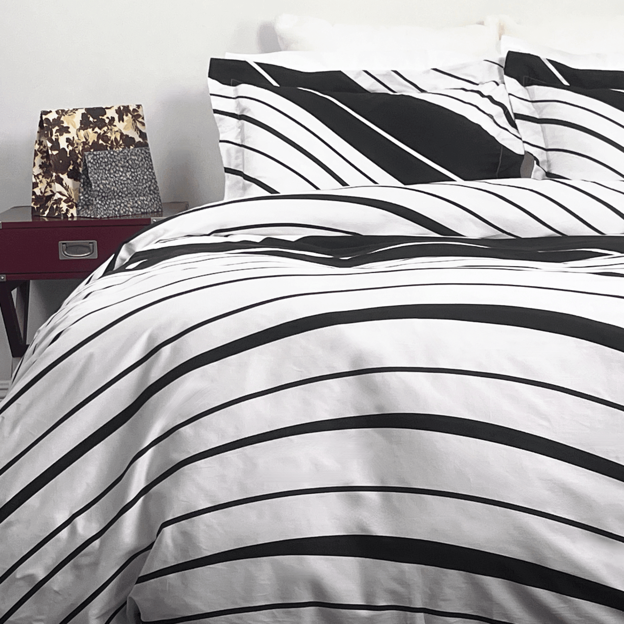 Beddley Waves of Comfort Black and White Bedding Print